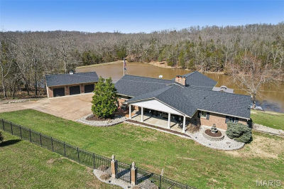3589 State Route 110 De Soto, MO 63020