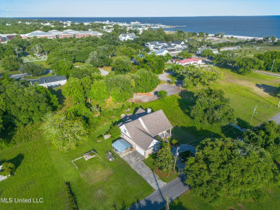 224 Clarence Ave Pass Christian, MS 39571