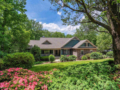 8 Rustic Ct Landrum, SC 29356