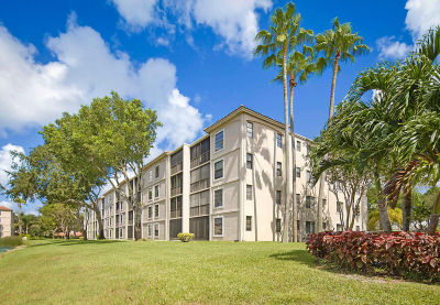6037 Pointe Regal Cir APT 301 Delray Beach, FL 33484