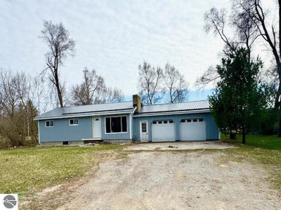 3927 W Tyler Rd Alma, MI 48801