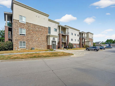 6350 Coachlight Dr #3204 West Des Moines, IA 50265