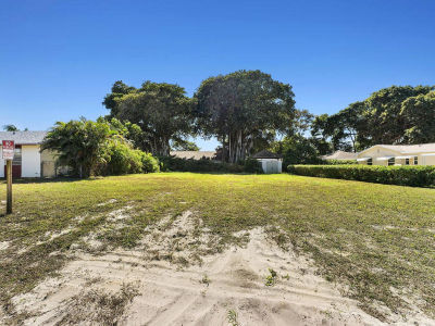 Fittin Ct Lake Worth, FL 33461