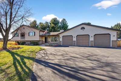 7009 Barber Cir West Bend, WI 53090