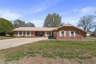 1022 S Larson Ave Chanute, KS 66720