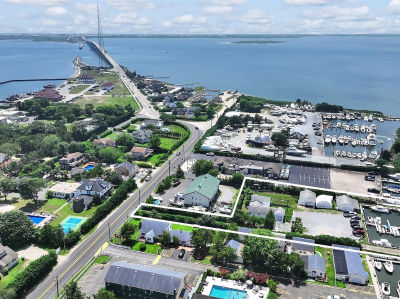 74 Foster Ave Hampton Bays, NY 11946