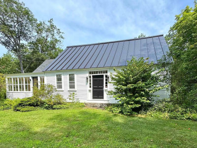 45 Skinner St Sandwich, NH 03227