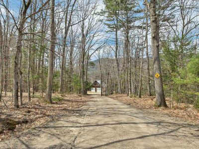 17 Croto Ln Albany, NH 03818