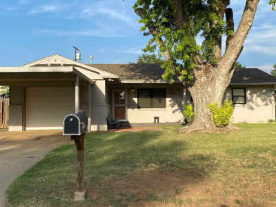 1514 26th St Woodward, OK 73801