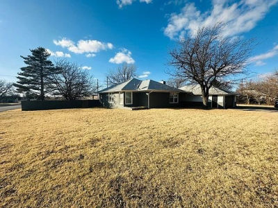 619 S Locust St Shattuck, OK 73858