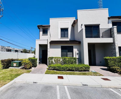 21463 NE 3rd Path Miami, FL 33179
