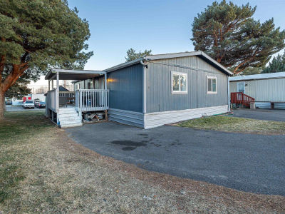 8 Royal Crest Loop West Richland, WA 99353