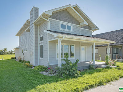 3652 Prairie Grv South Sioux City, NE 68776