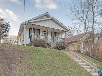 1927 S Helen St Sioux City, IA 51106