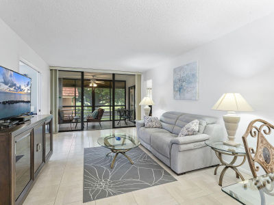 11234 Green Lake Dr APT 201 Boynton Beach, FL 33437