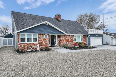 933 Montauk Dr Forked River, NJ 08731