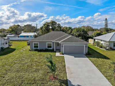418 Easy St Sebastian, FL 32958