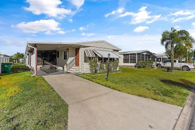 637 Periwinkle Cir Barefoot Bay, FL 32976