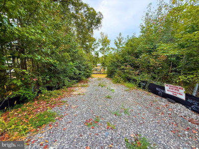 8811 Ox Rd Lorton, VA 22079