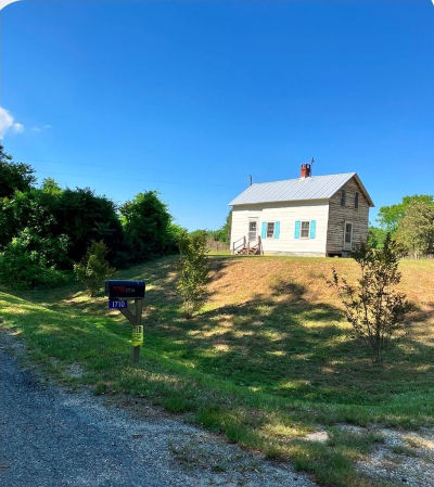 1710 Folly Rd Heathsville, VA 22473