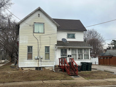 2 E 7th St Sterling, IL 61081