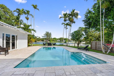 13525 Southwest 72nd Avenue, Miami, FL, USA