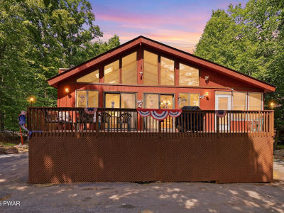 110 Cottontail Ct Lackawaxen, PA 18435