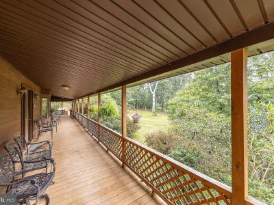 90 Shade Valley Rd Rio, WV 26755