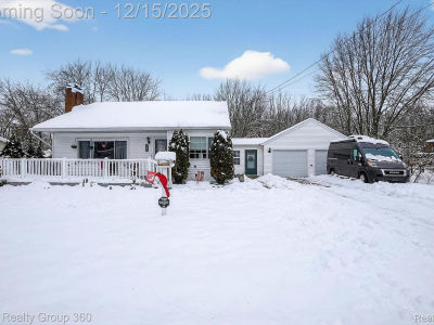 721 E Broad St Chesaning, MI 48616