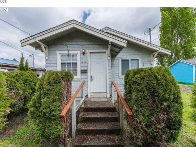1066 S 8th St Coos Bay, OR 97420