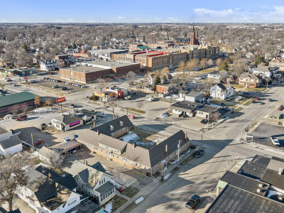 301 W Oakland Ave APT 5 Austin, MN 55912