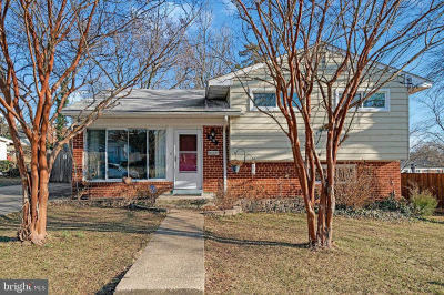 98 S Iris St Alexandria, VA 22304