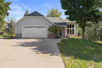 1080 Pioneer Trl Waukesha, WI 53186