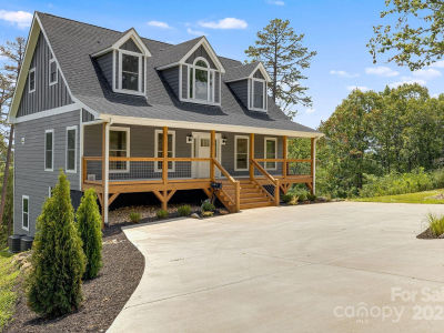 338 Espen Rdg Asheville, NC 28804