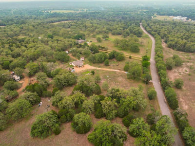 326 Zapalac Rd Smithville, TX 78957