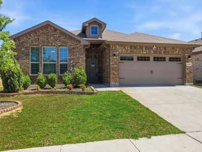 2502 Sunburst Dr Red Oak, TX 75154