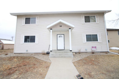 16 1st Street Northeast, Crosby, ND, USA