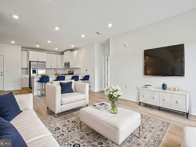 27201 Radford Ct Monroe Township, NJ 08831