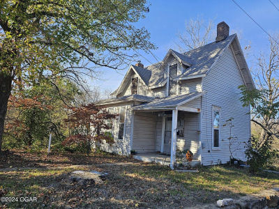 444 E 8th St Baxter Springs, KS 66713