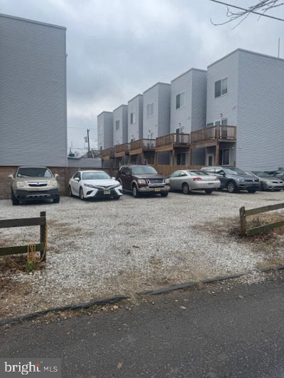 522 Edgley St Philadelphia, PA 19122