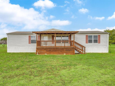 9064 Summit Ct E Cleburne, TX 76033