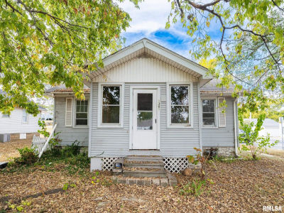 1301 S 7th St Pekin, IL 61554