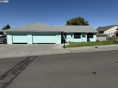 305 NW 9th Pl Hermiston, OR 97838