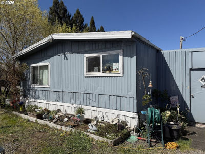 4593 Swegle Rd NE Salem, OR 97301