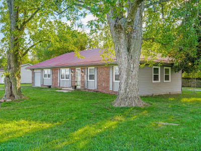 4734 S Cloverleaf Dr Seymour, IN 47274