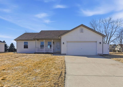 906 Warren St Earlville, IL 60518