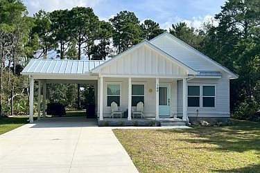 149 Las Brisas Dr Eastpoint, FL 32328