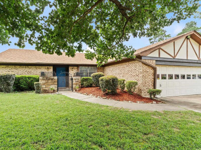 3 Autumn Cir Wake Village, TX 75501