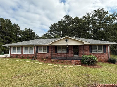203 5th Ave Mc Cormick, SC 29835