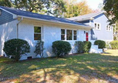 929 E Leonard St Southport, NC 28461